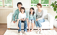 中年人考虑保险规划，怎样顾全一家人